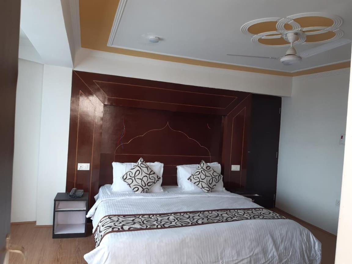 Hotel D Indian קרגיל מראה חיצוני תמונה